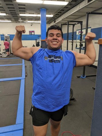 Hector Izaguirre Breaks Power Lifting Record