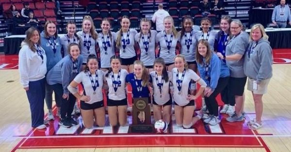 LCHS Volleyball make school history